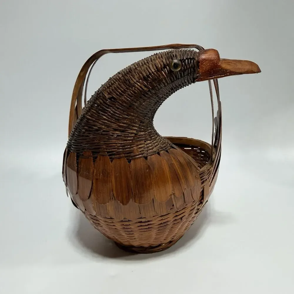 Vintage Duck Goose Basket Brown Wicker Rattan Wood Handle 10